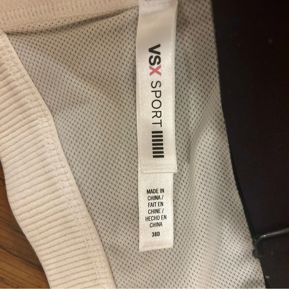 Victoria’s Secret Sport VSX Incredible Sports Bra - Picture 4 of 5